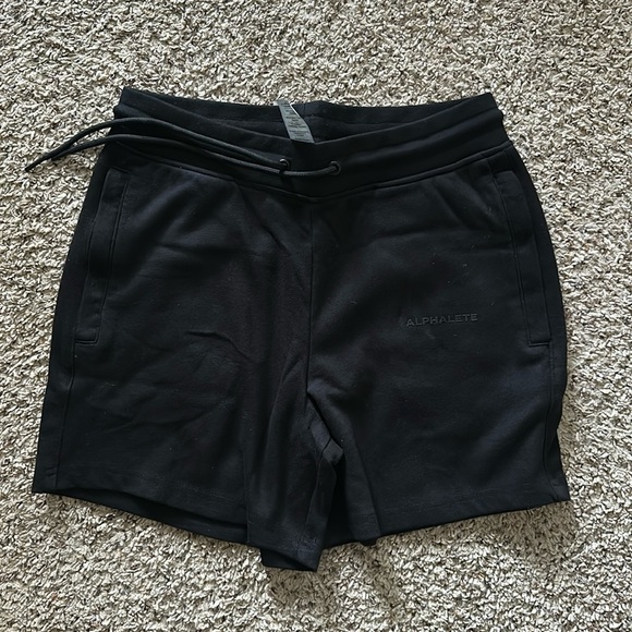 💙Alphalete Shorts
Women’s with pockets - Picture 1 of 1